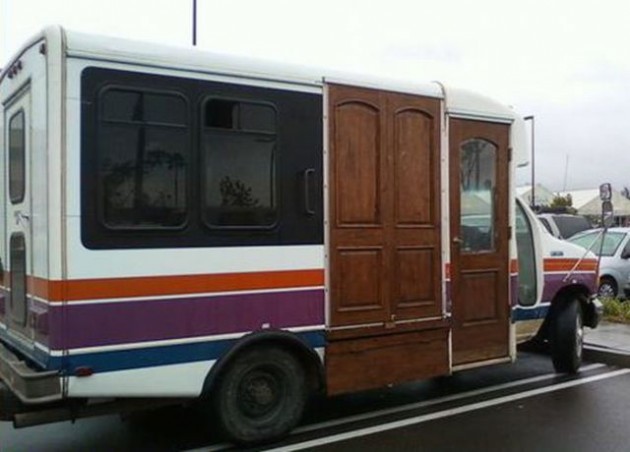 dvere autobusu