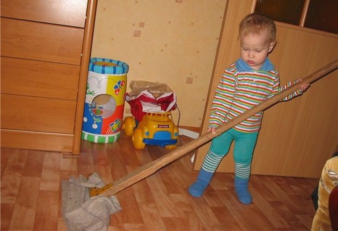 umyva podlahu