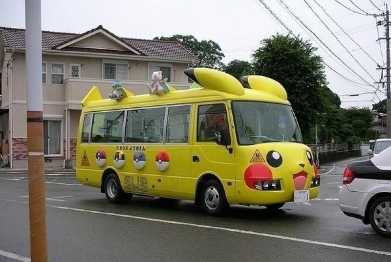 4 pikaču autobus