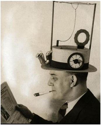 8 radio v klobuku