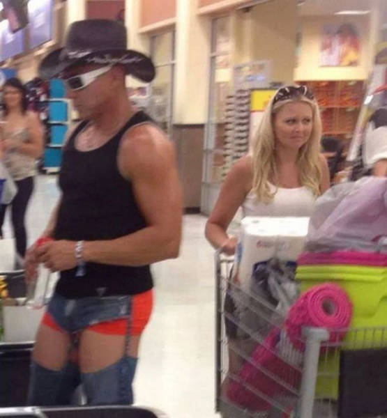 fall_fashion_fails_that_are_almost_too_shocking_for_words_640_21