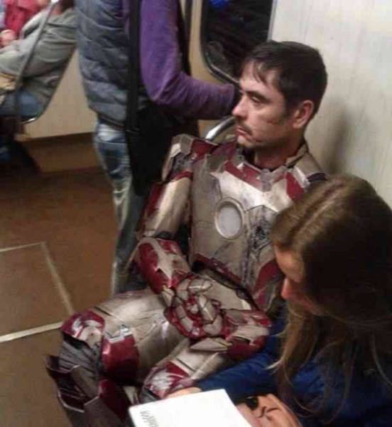there_is_no_end_to_how_much_weirdness_happens_on_the_subway_640_09