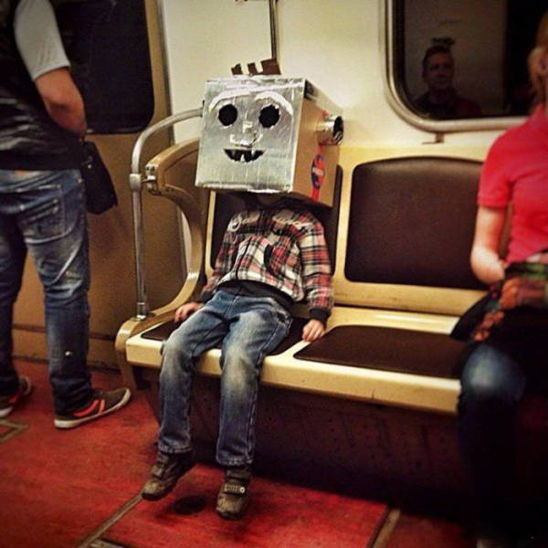 there_is_no_end_to_how_much_weirdness_happens_on_the_subway_640_33