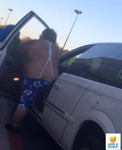 you_can_always_trust_walmart_to_bring_out_the_classier_side_of_people_640_10