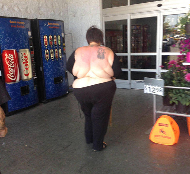 you_can_always_trust_walmart_to_bring_out_the_classier_side_of_people_640_41