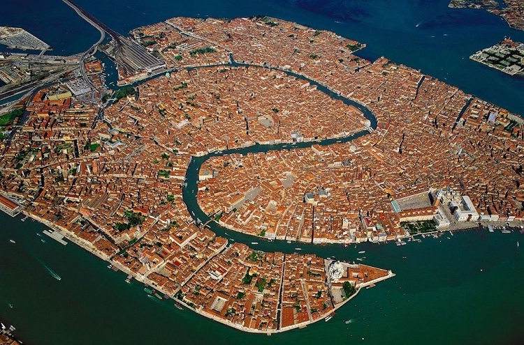 12 Venice