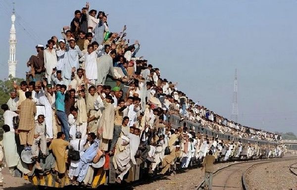 overloaded_vehicles_26