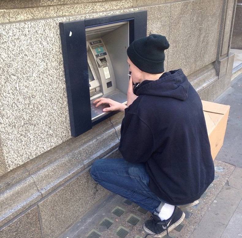 bankomat 8