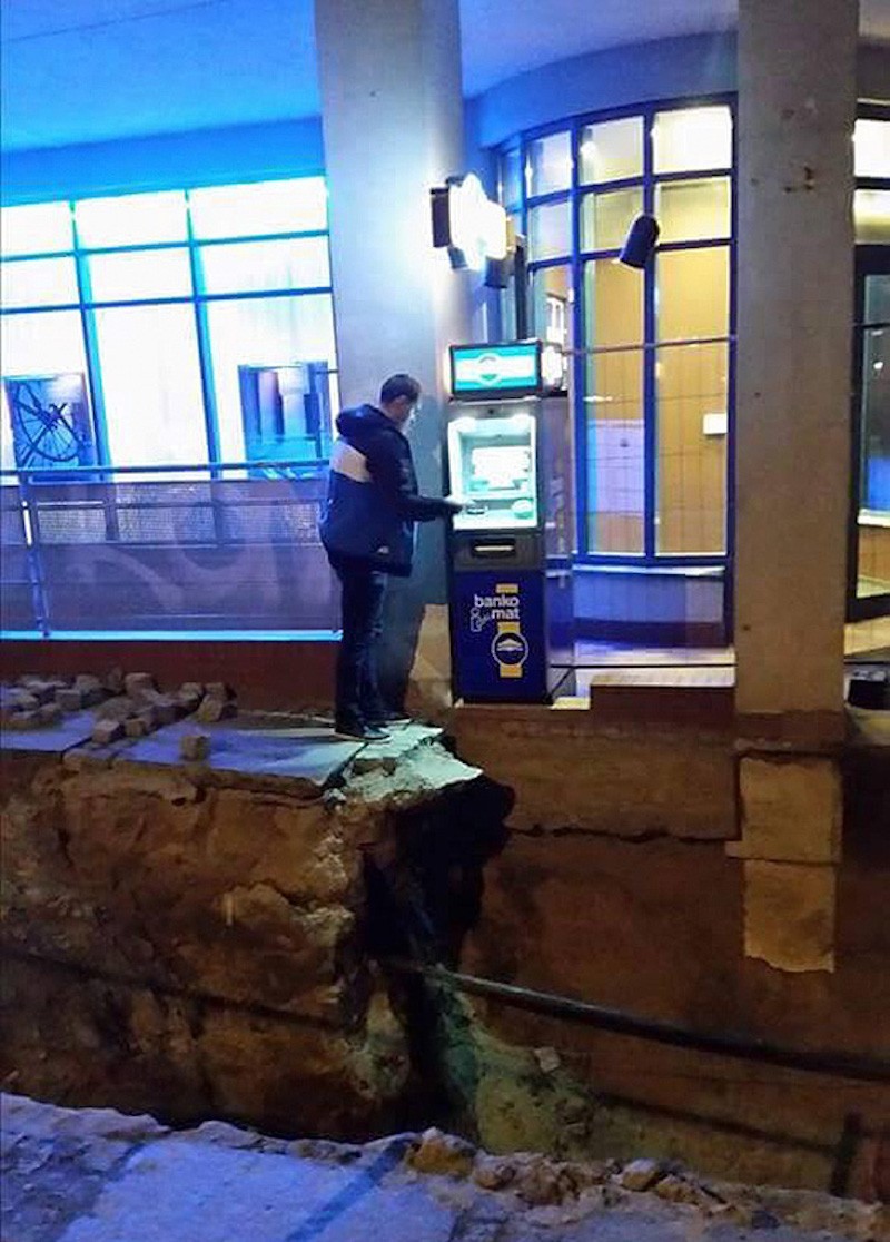 bankomat 18