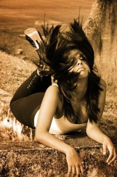 models_that_make_posing_look_really_hard_640_23
