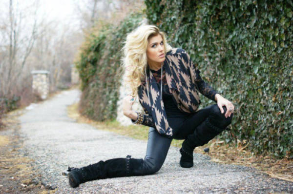 models_that_make_posing_look_really_hard_640_46