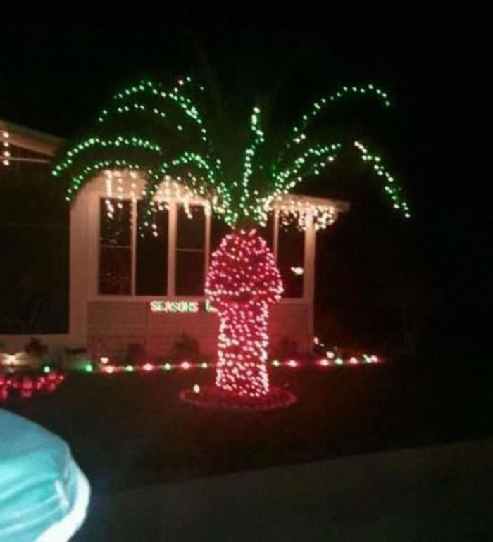 christmas-design-fail-10-5a2fce8e3ddae__700