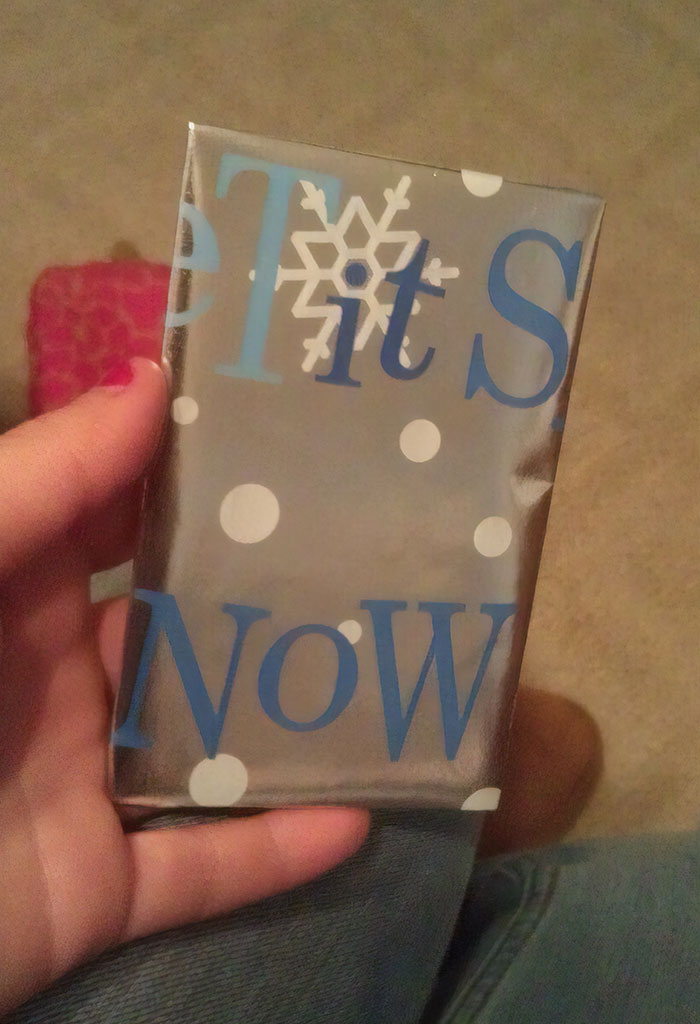 christmas-design-fail-277-5a30fb8c00d4e__700