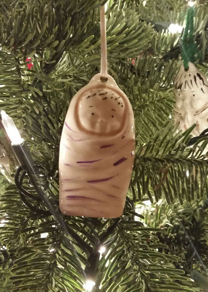 christmas-design-fail-4-5a2aa65f528b3__700