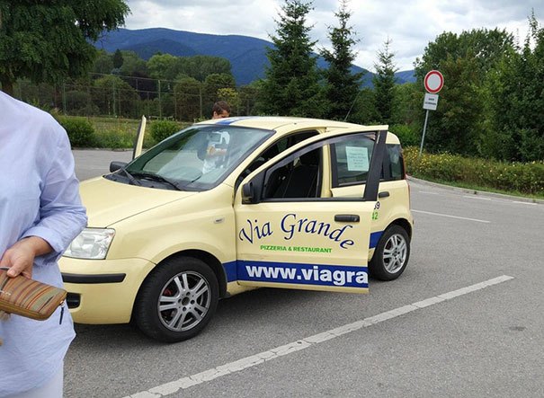 car-sliding-door-advertisement-fails-design-13-5a5c7ae2d14fc__605