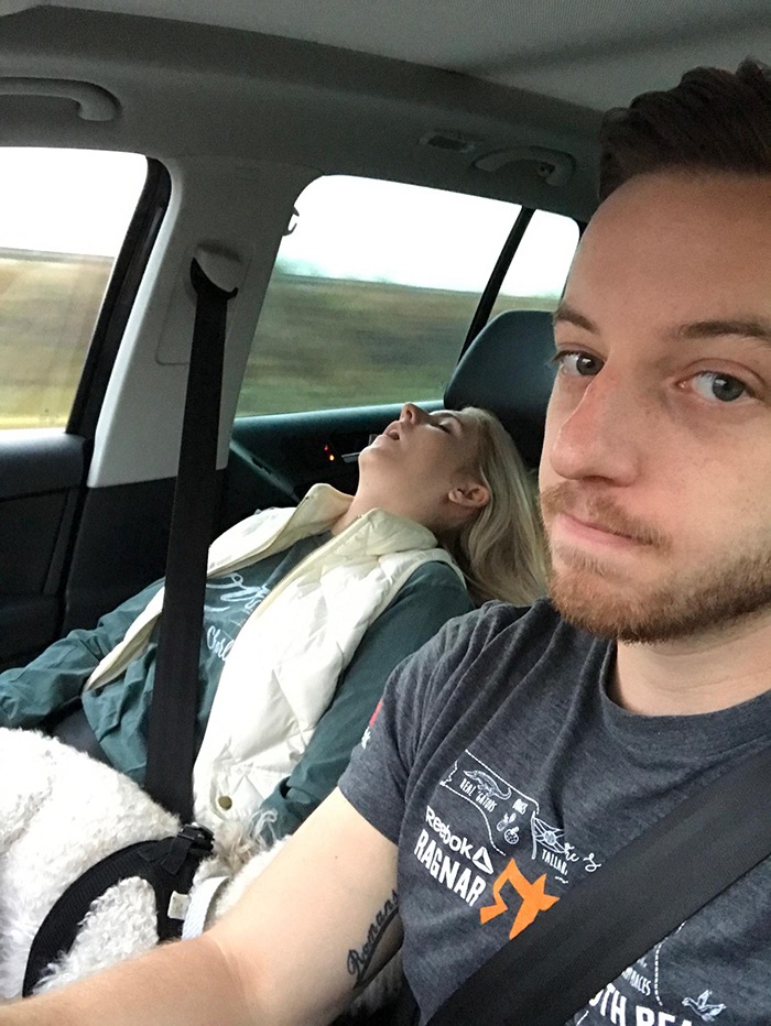 road-trip-sleeping-wife-pictures-husband-mrmagoo21-15-5a434c9b51fad__700