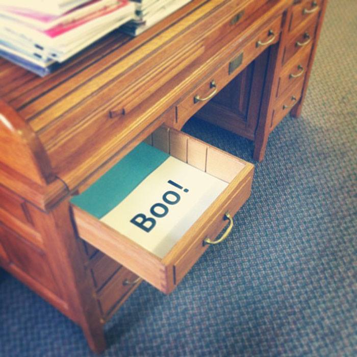funny-librarians-jokes-14-5a7acc1571b2c__700