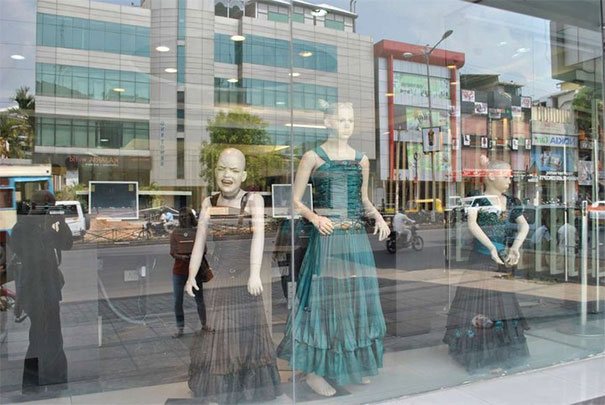 funny-mannequins-13-5ab3a070d0efc__605