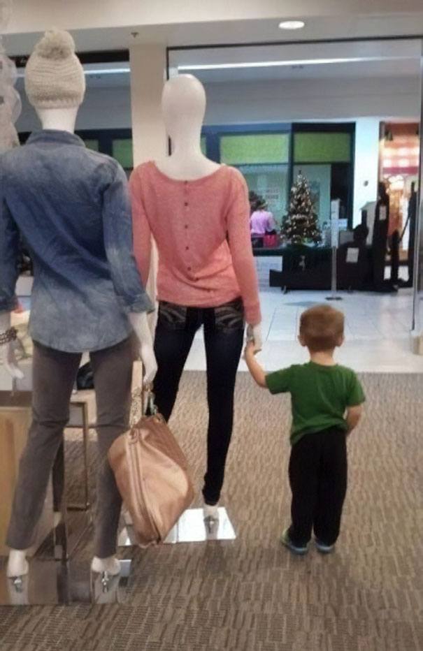 funny-mannequins-2-5ab37321c2f0f__605