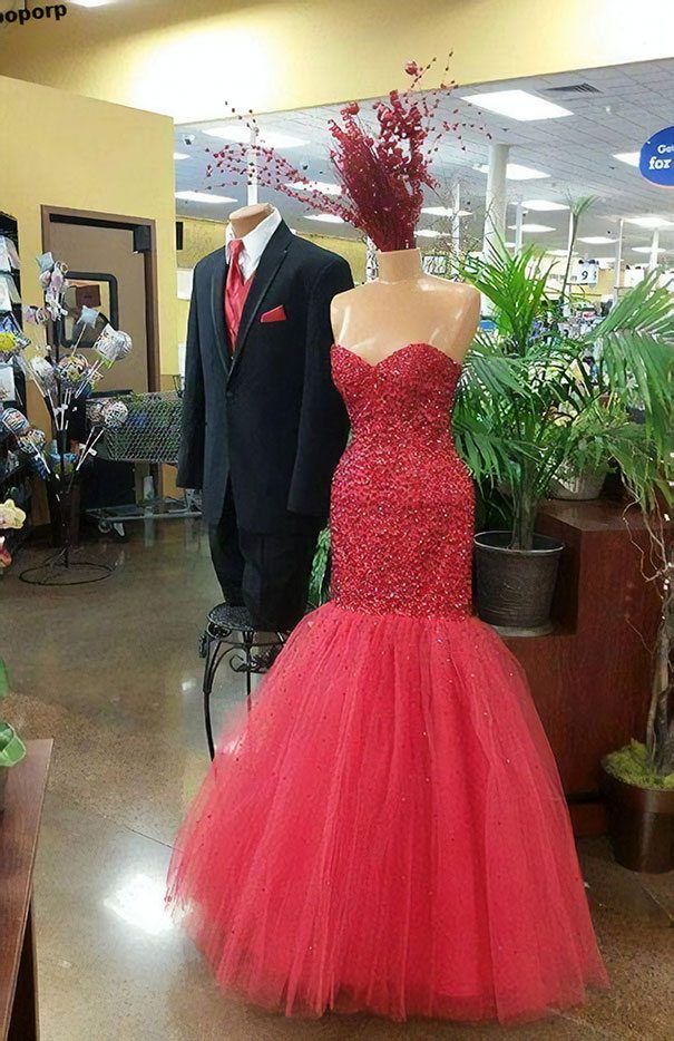 funny-mannequins-29-5ab3c110bb274__605