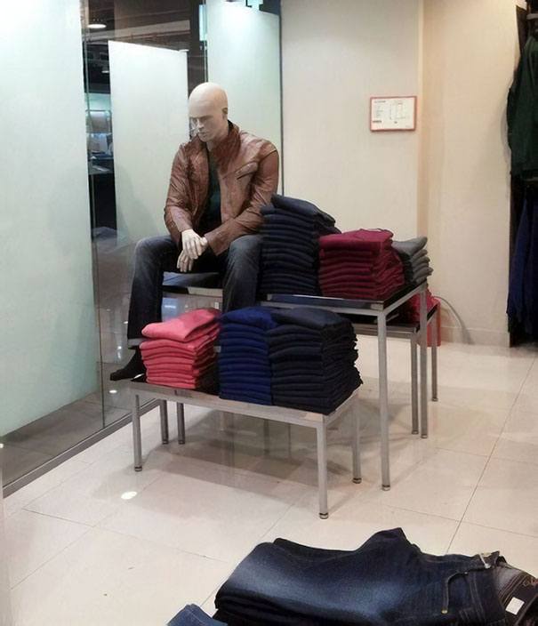 funny-mannequins-34-5aba0e8d10c09__605