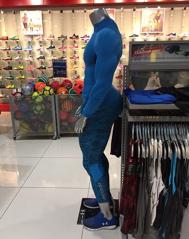 funny-mannequins-4-5ab5092f88ccb__605
