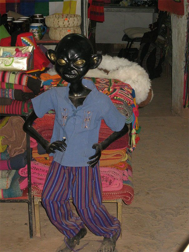 funny-mannequins-45-5abb4b9a924cd__605