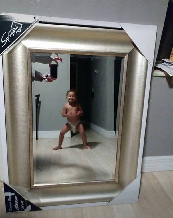 funny-people-sell-mirrors-reflections-64-5ab4cfab12b4e__605
