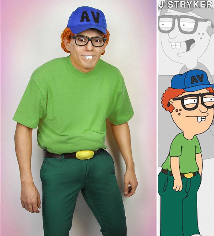 Cosplayer-transforms-into-any-characters-and-imitates-facial-expressions-perfectly-5ad9a29843a01__700