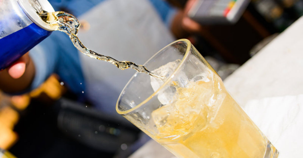 Po tomto zistení už radšej nebudete miešať vodku a Red bull – viac v článku.