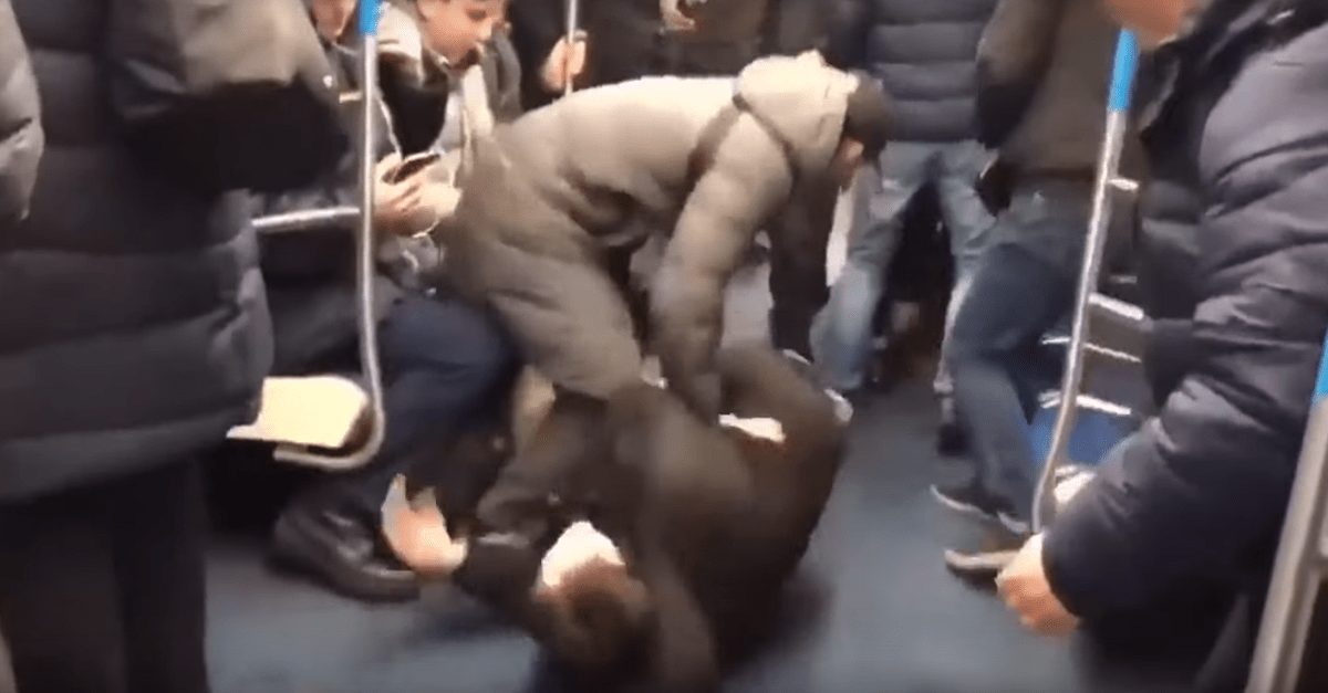 Rus predstieral, že je infikovaný koronavírusom. Hrozí mu za to 5 rokov väzenia