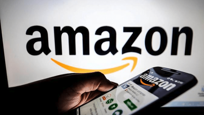 Amazon musel zmeniť svoje logo. Pripomínalo vraj Adolfa Hitlera