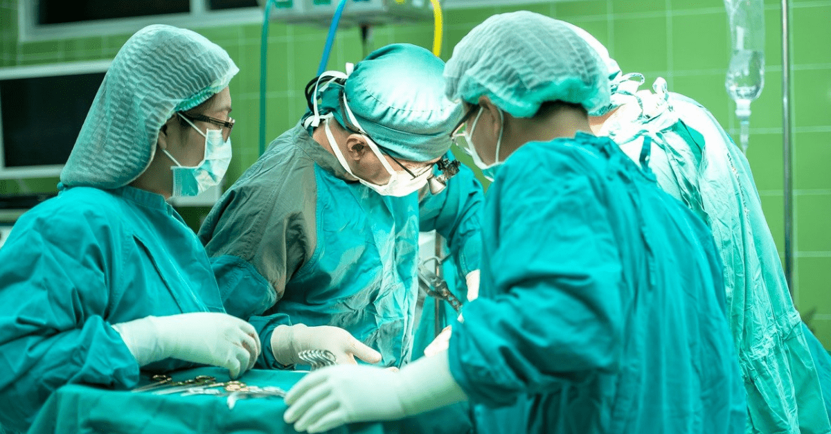 Rakúska klinika pacientovi omylom amputovala nesprávnu nohu