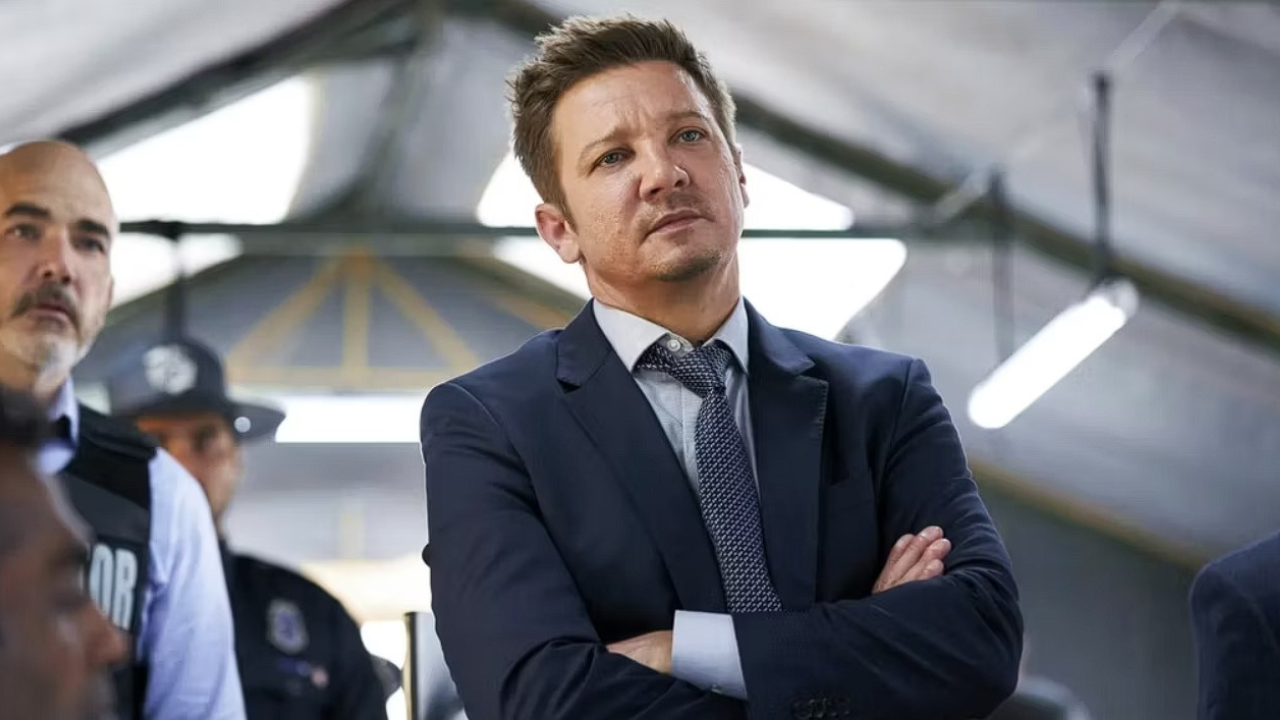 Jeremy Renner pridal fotografiu z natáčania seriálu. Herec je prvýkrát späť od nešťastnej nehody!