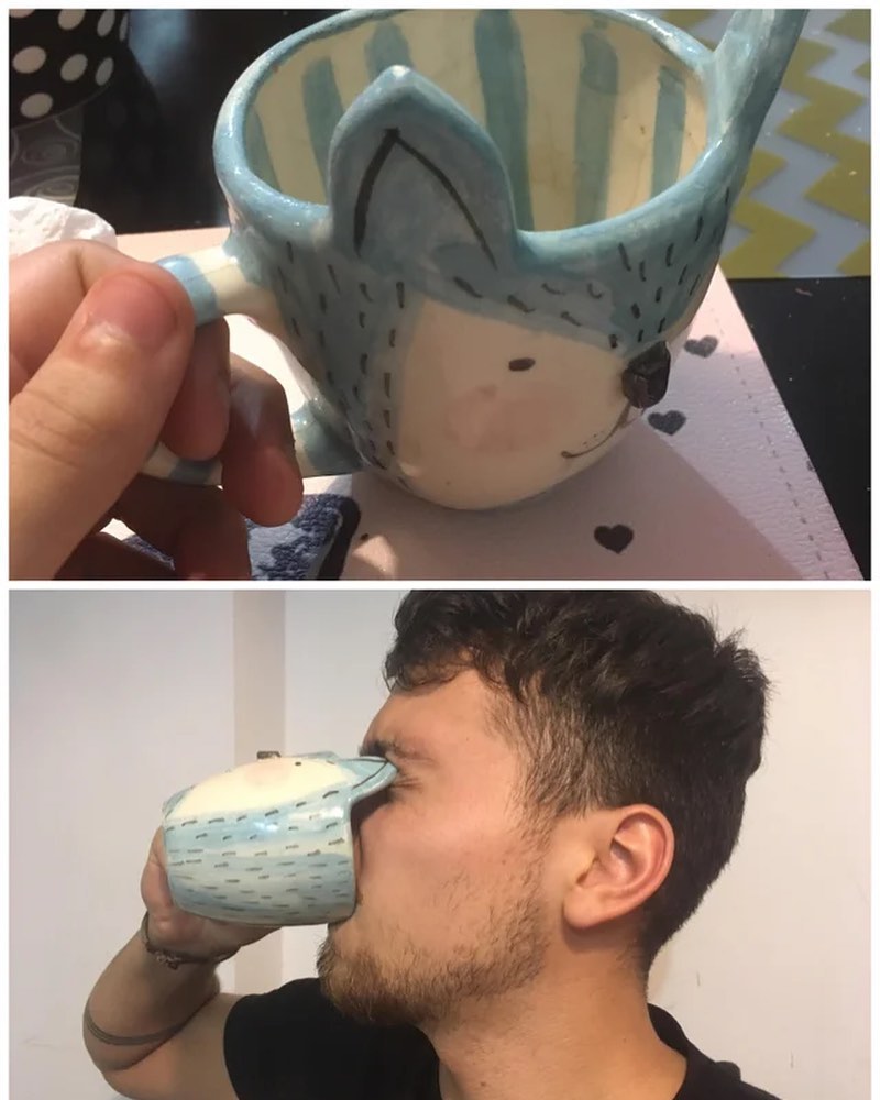 Hrnček s ušami pri tvári