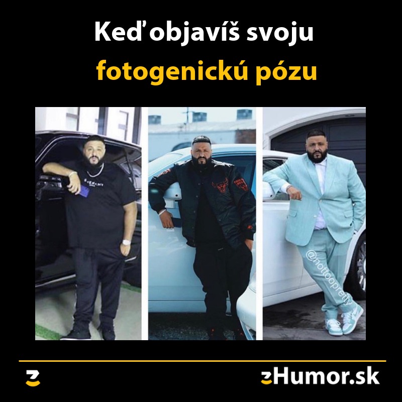 Muž pózuje pri autách v troch rôznych outfitoch, sprevádza text o fotogenickej póze.