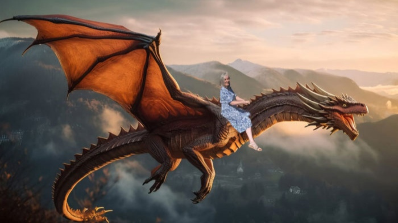 Staršia žena lieta na drakovi v horách za súmraku, dobrodružstvo a fantázia v jednom okamihu.