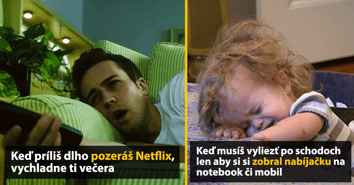 Muž unavený sledovaním TV na gauči a dieťa frustrované kvôli chýbajúcej nabíjačke na notebook.