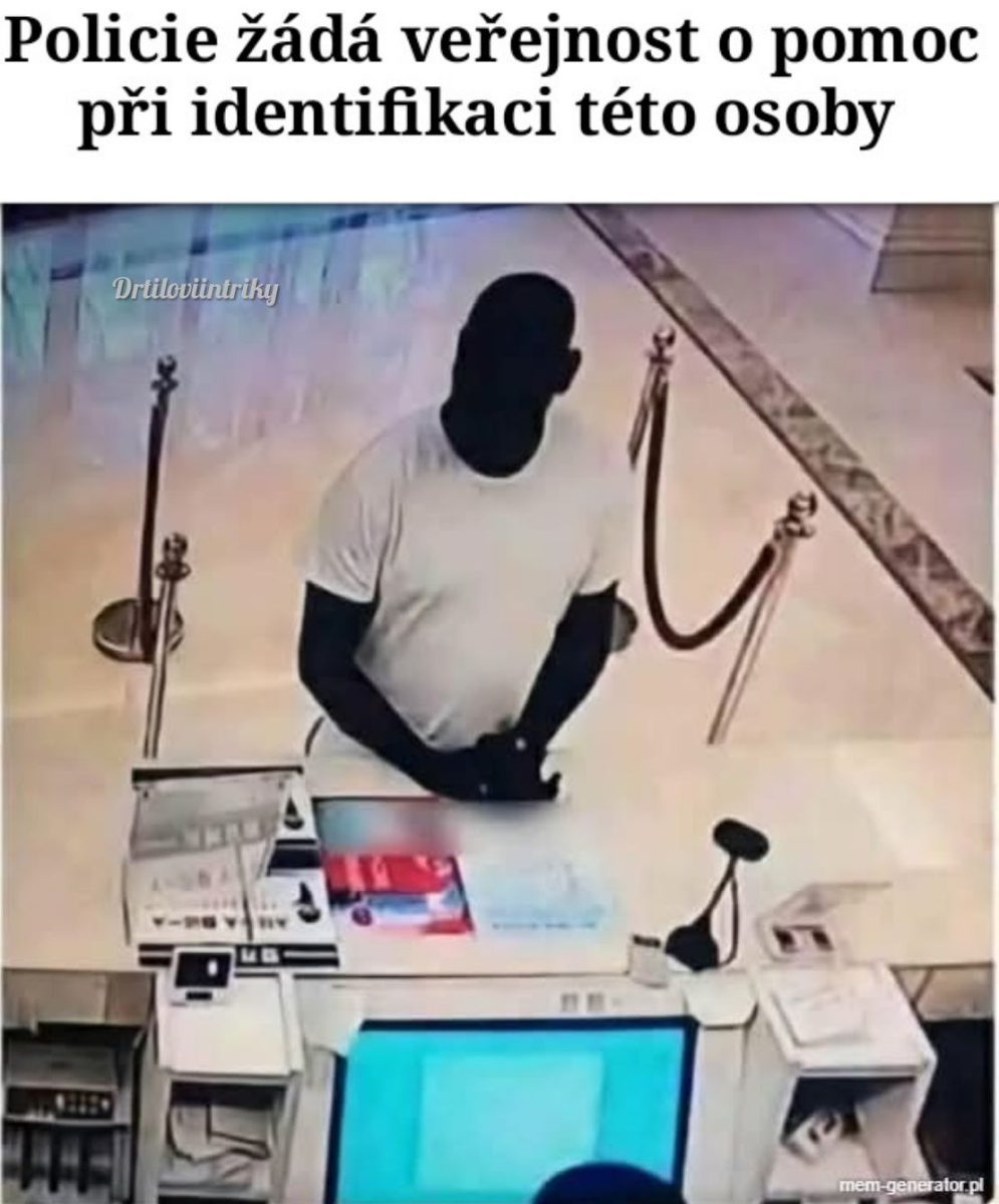Osoba na sledovaní pri pokladni v obchodnom centre, policajný apel na identifikáciu.
