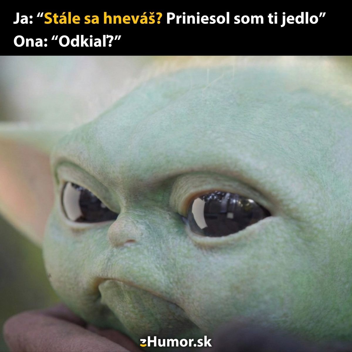 Roztomilý zelený mimozemšťan s veľkými očami a humorným textom o jedle a hneve.