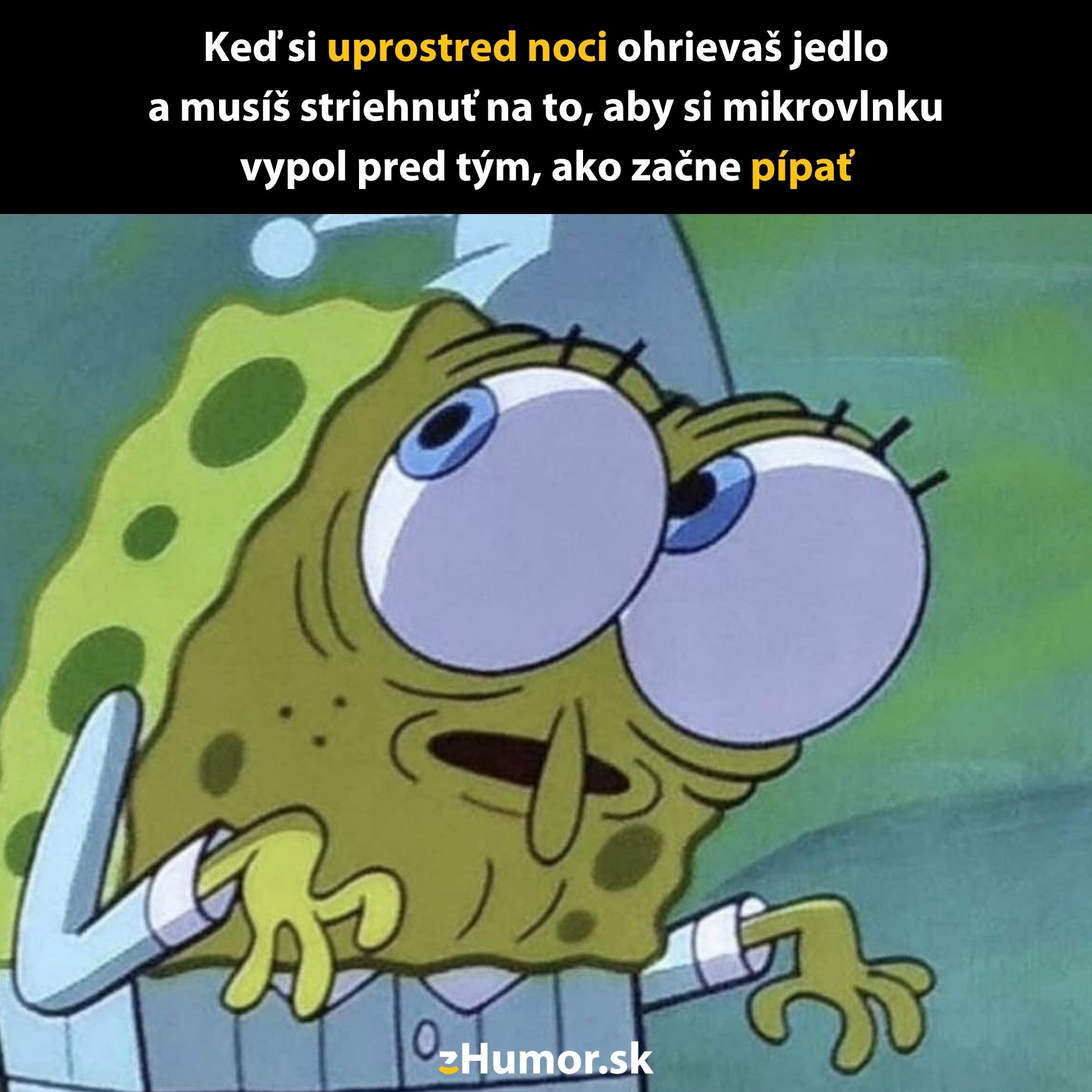 Postava vystrašená v noci, keď chcete vypnúť mikrovlnku skôr, než začne pípať.