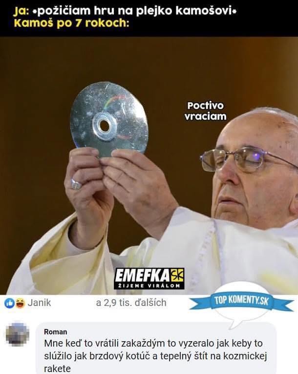 Muž vracia poškriabané CD, popisuje vtipný zážitok s kamarátom po rokoch pôžičania videoherného disku.