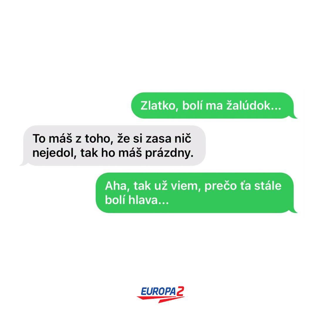 SMS konverzácia o bolesti žalúdka a hlavy s humorom, logo Europa 2.